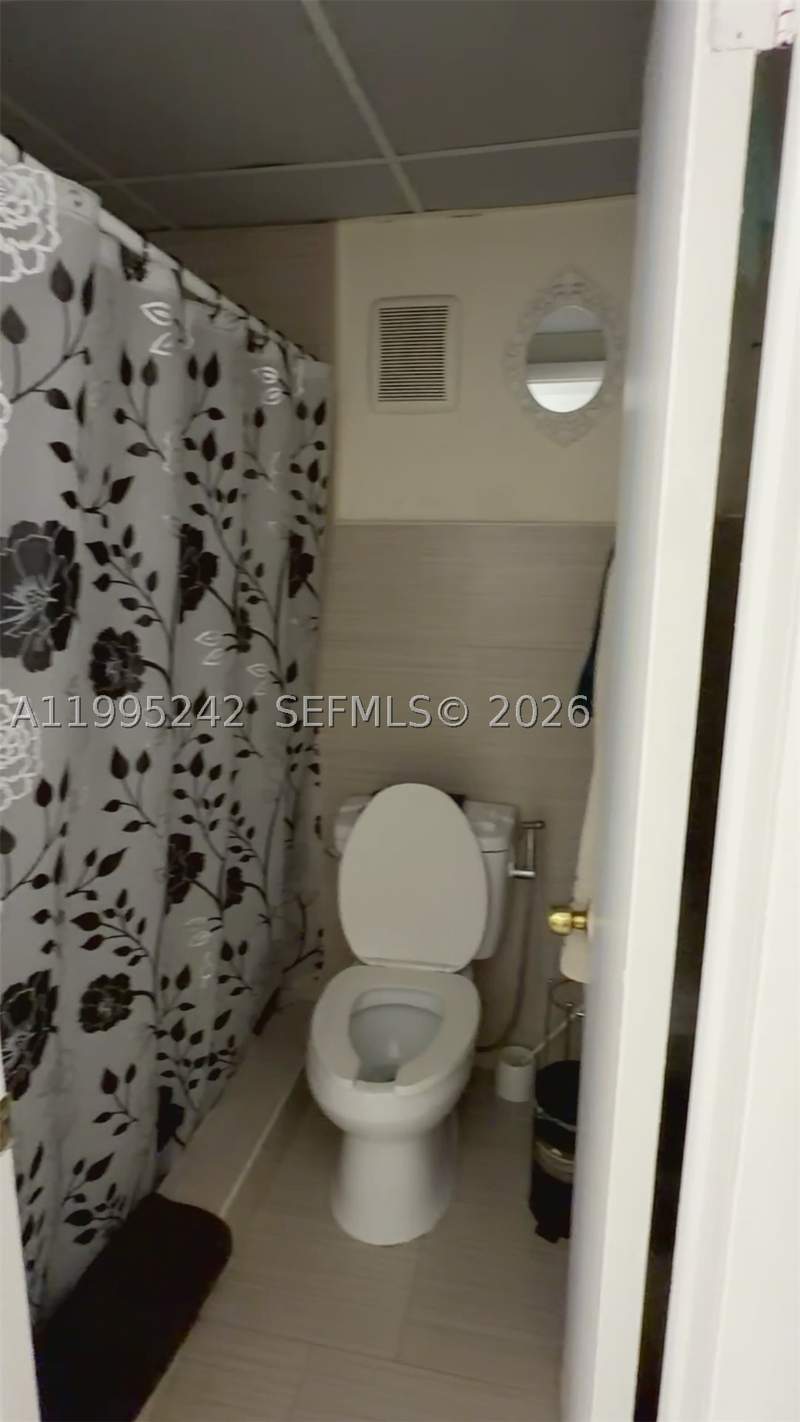 1 bedroom Condominium at 1225 W 35th St 2A, Courtyards Of Hialeah Con, Hialeah — photo 2