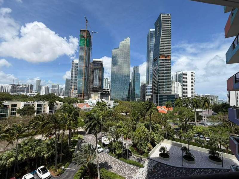 3 bedroom Condominium at 1581 Brickell Avenue 406, Villa Regina Condo, Miami — photo 4