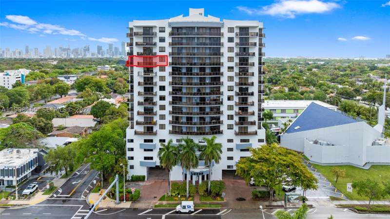 2 bedroom Condominium at 2301 SW 27th Ave 906, The Luxor Residences Cond, Miami — photo 2