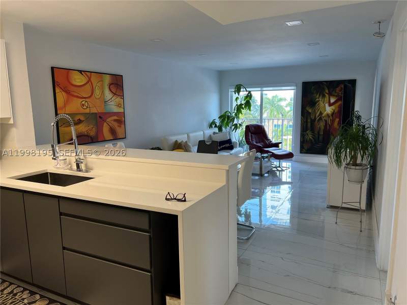 2 bedroom Condominium at 6545 Indian Creek Dr 506, Clinton Condo, Miami Beach — photo 4