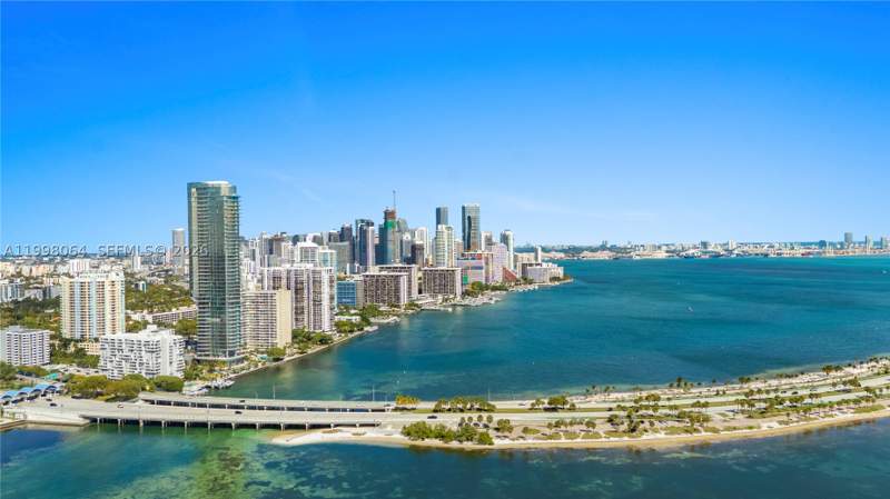 3 bedroom Condominium at 175 SE 25 Rd 2003, Una residences, Miami — photo 3
