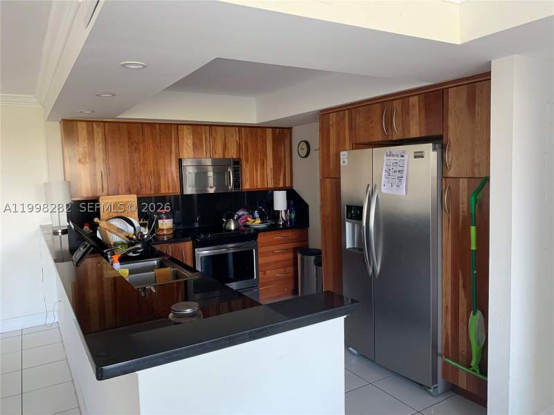 2 bedroom Condominium at 177 Ocean Lane Dr 512, Key Biscaynes Commodore C, Key Biscayne — photo 4