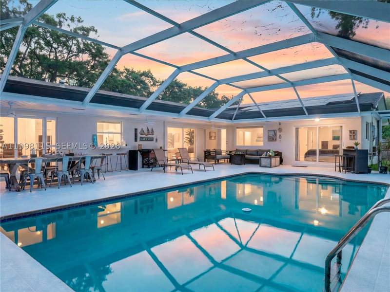 4 bedroom SingleFamilyResidence at 16400 SW 80th Ave, The Oaks, Palmetto Bay — photo 3