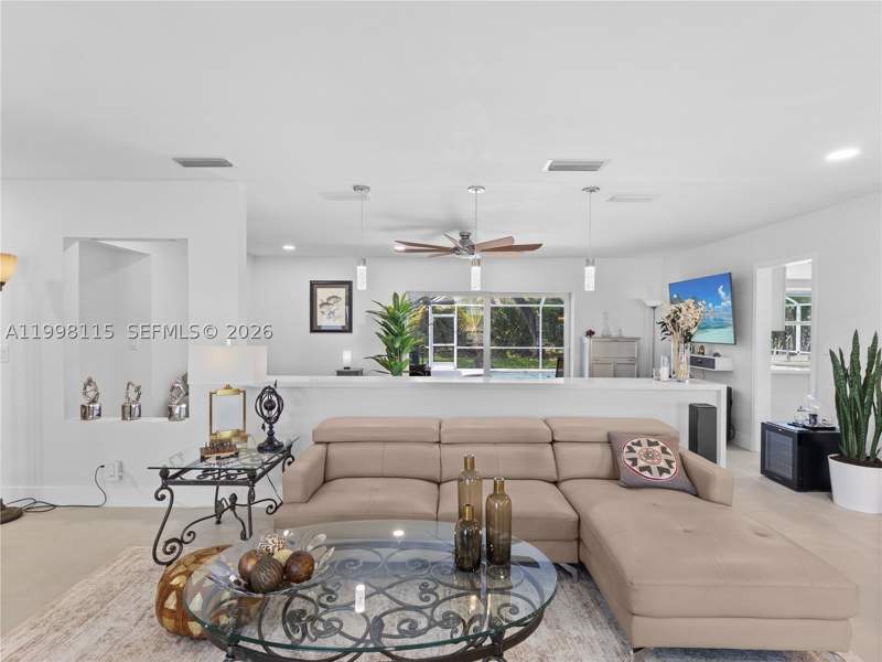 4 bedroom SingleFamilyResidence at 16400 SW 80th Ave, The Oaks, Palmetto Bay — photo 5