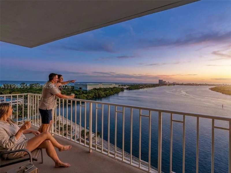 2 bedroom Condominium at 500 Bayview Dr 1132, Arlen House West Condo, Sunny Isles Beach — photo 1