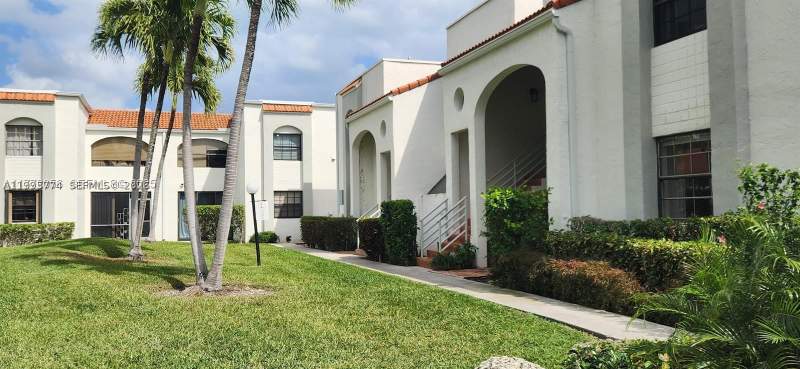 2 bedroom Condominium at 3545 Magellan Cir 352-5, Mariner Village Garden, Aventura — photo 4
