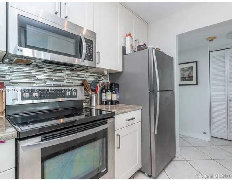 2 bedroom Condominium at 600 NE 36th St 1006, Charter Club Condo, Miami — photo 5