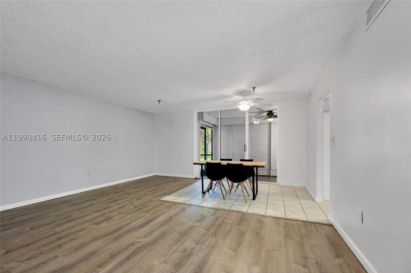 1 bedroom Condominium at 671 NE 195th St 114E, Cedar Glenn Condo Apts Ea, Miami — photo 3