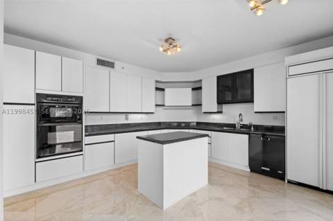 17555 Collins Ave 406, Sunny Isles Beach FL - photo 19 of 33
