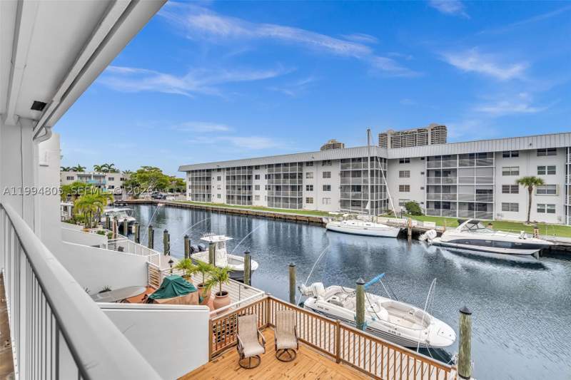 3 bedroom Townhouse at 3601 NE 168th St 108, Seagull Townhomes Condo, North Miami Beach — photo 4
