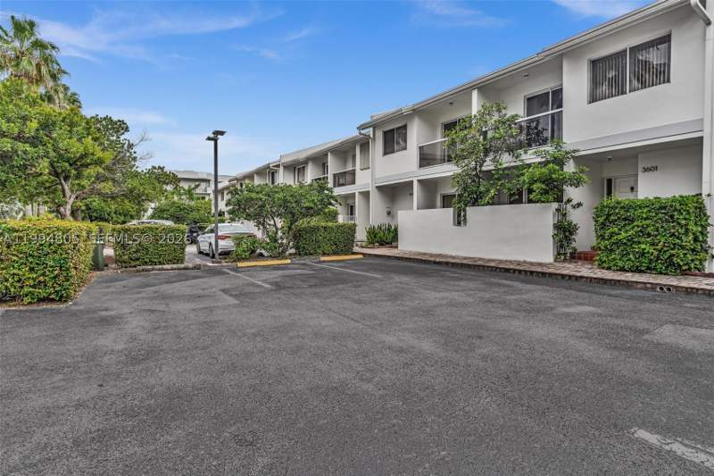 3 bedroom Townhouse at 3601 NE 168th St 108, Seagull Townhomes Condo, North Miami Beach — photo 5