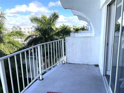 494 NW 165th St Rd C-601, Miami FL - photo 10 of 29