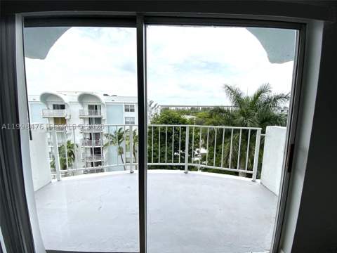 494 NW 165th St Rd C-601, Miami FL - photo 9 of 29