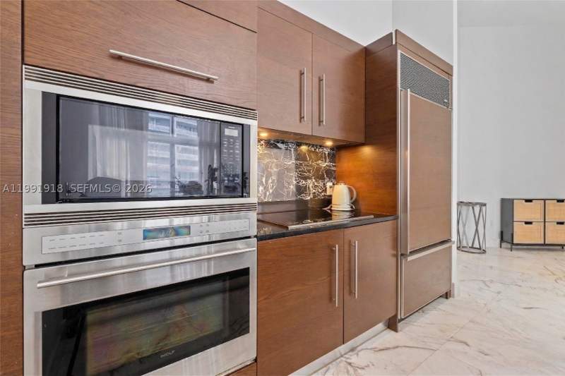 2 bedroom Condominium at 475 Brickell Ave 2209, Iconbrickell Condo No 1, Miami — photo 4