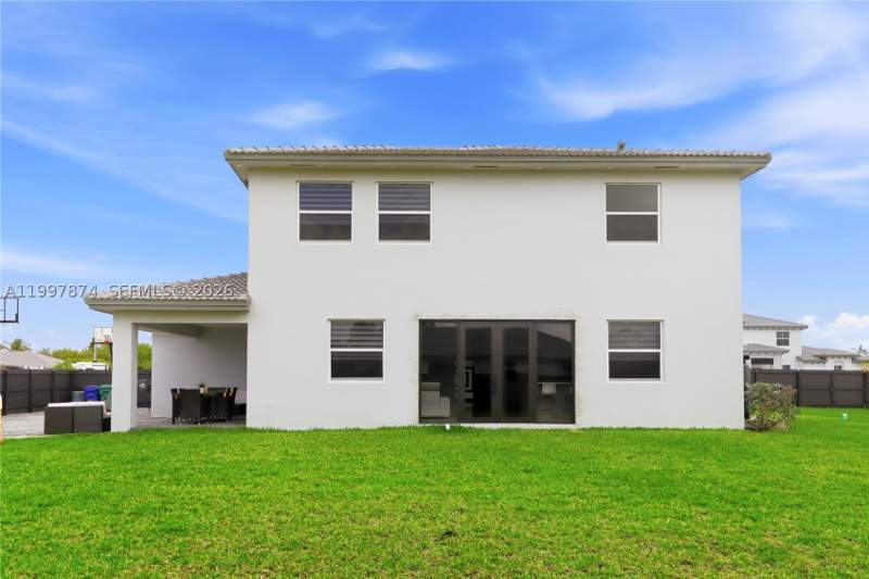 5 bedroom SingleFamilyResidence at 19740 SW 321st St, Acosta Subdivision, Homestead — photo 2