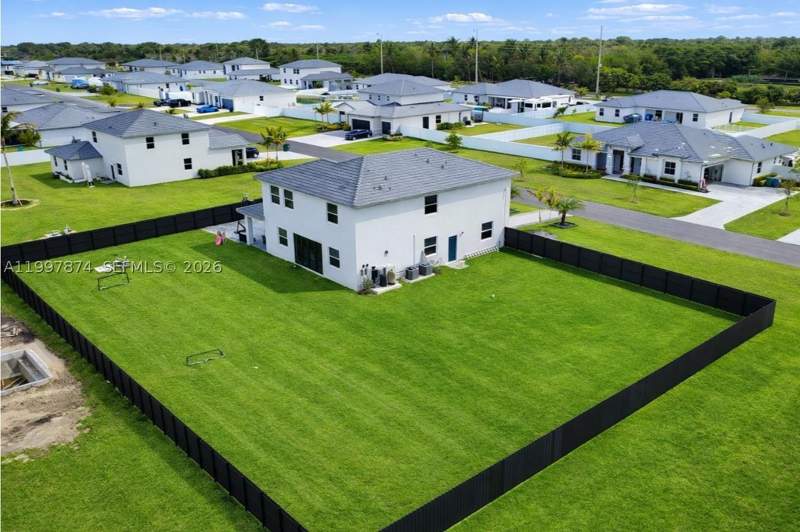 5 bedroom SingleFamilyResidence at 19740 SW 321st St, Acosta Subdivision, Homestead — photo 3