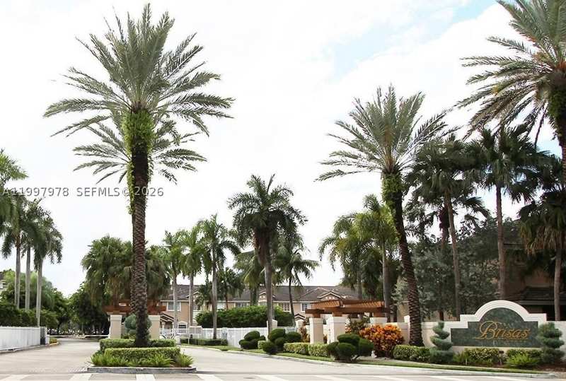 3 bedroom Townhouse at 5640 NW 115th Ct 211, Las Brisas At Doral Condo, Doral — photo 1