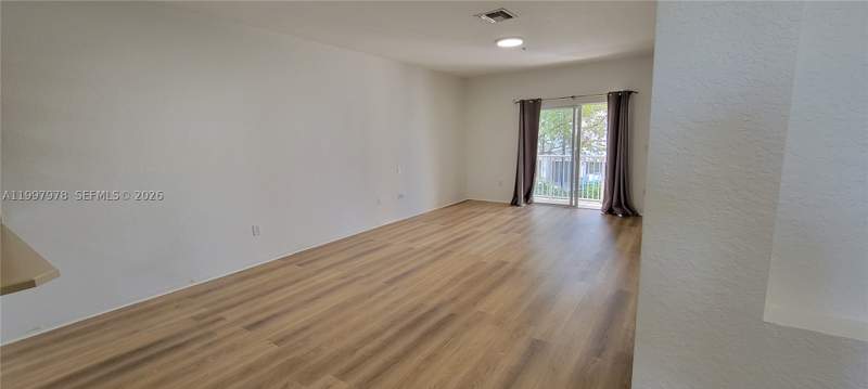 3 bedroom Townhouse at 5640 NW 115th Ct 211, Las Brisas At Doral Condo, Doral — photo 4
