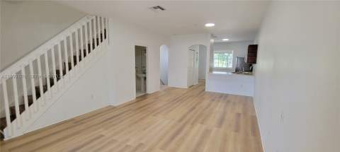 5640 NW 115th Ct 211, Doral FL - photo 6 of 31