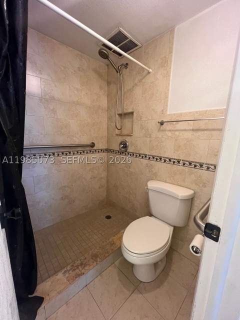 1900 W 68th St D207, Hialeah FL - photo 23 of 35