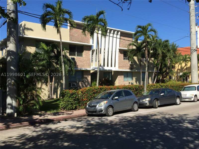 1 bedroom StockCooperative at 4740 Pine Tree Dr 26, Lake View Sub Amd, Miami Beach — photo 1