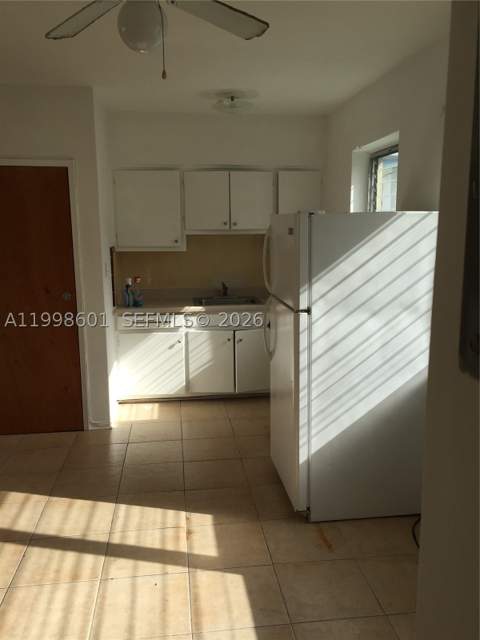 4740 Pine Tree Dr 26, Miami Beach FL - photo 7 of 11