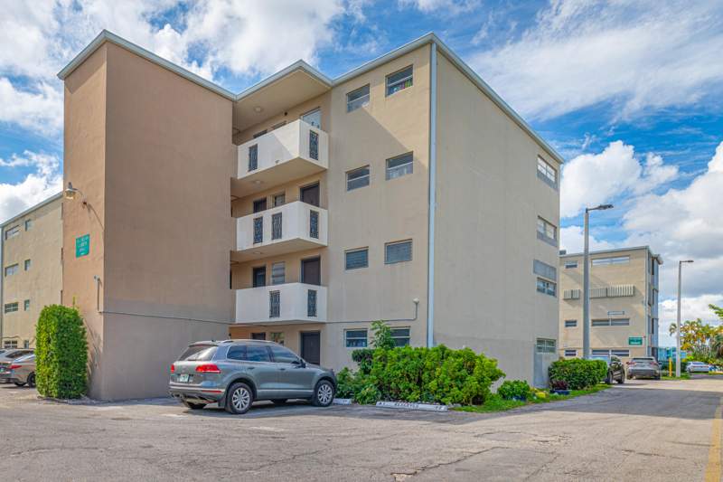 2 bedroom Condominium at 1660 NE 191st Street Unit 311, Jade Winds Group Allamanda, Miami — photo 2
