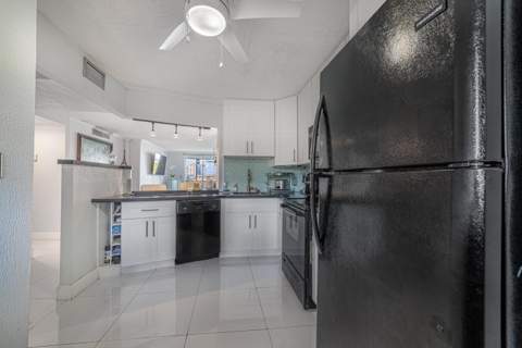 1660 NE 191st Street Unit 311, Miami FL - photo 8 of 27