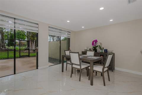 3325 Torremolinos Ave C-44, Doral FL - photo 18 of 35