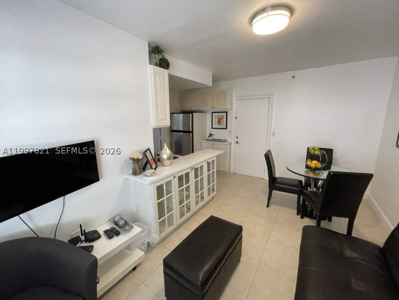 1 bedroom Condominium at 335 Ocean Dr 214, Ocean Walk On South Beach, Miami Beach — photo 4