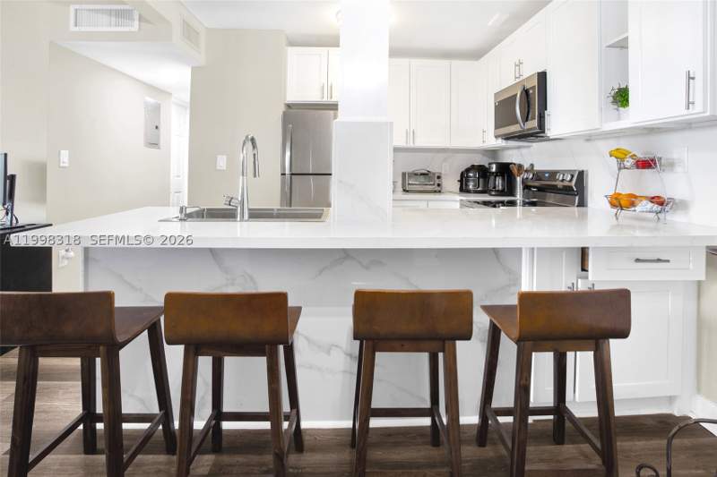 2 bedroom Condominium at 9682 Fontainebleau Blvd 503, Golfview Club Fontaineble, Miami — photo 3
