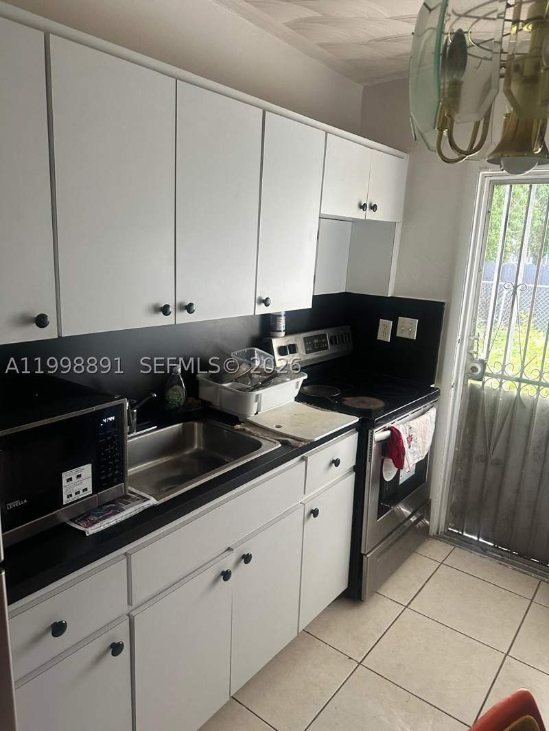 3 bedroom SingleFamilyResidence at 16300 NW 19th Ct, Bunche Park, Miami Gardens — photo 4