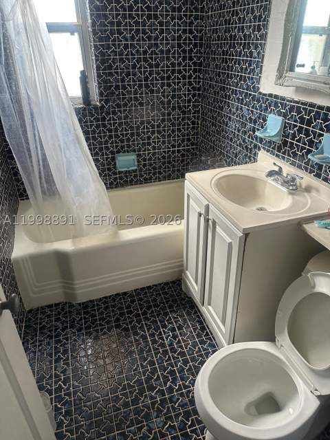16300 NW 19th Ct, Miami Gardens FL - photo 7 of 9