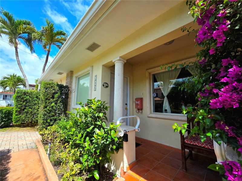 2 bedroom SingleFamilyResidence at 345 Malaga Ave, Coral Gables Crafts Sec, Coral Gables — photo 1