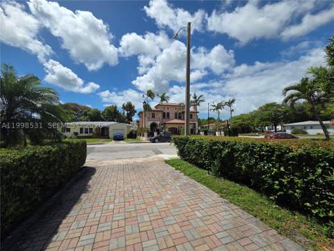 345 Malaga Ave, Coral Gables FL - photo 18 of 58
