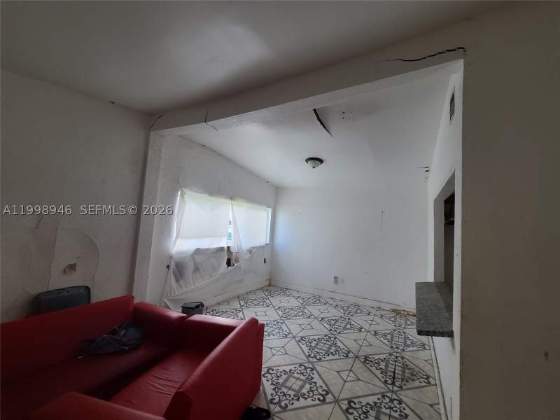 3 bedroom SingleFamilyResidence at 131 NW 187th St, Weston Village, Miami Gardens — photo 2