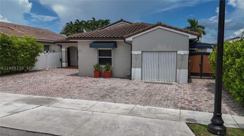 4 bedroom SingleFamilyResidence at 6931 SW 159th Pl, Pedro Alberto Sub Replat, Miami — photo 4