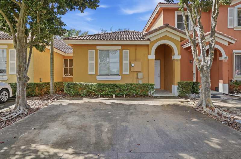 3 bedroom Townhouse at 1584 SW 2nd Street, Mowry Villas, Homestead — photo 1