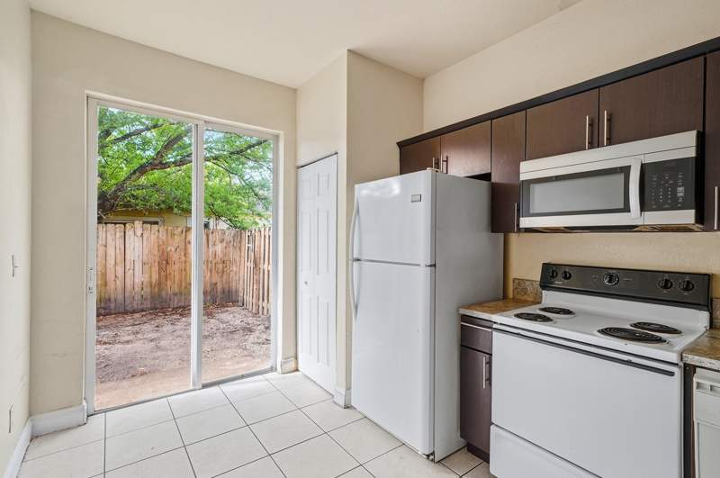 3 bedroom Townhouse at 1584 SW 2nd Street, Mowry Villas, Homestead — photo 4