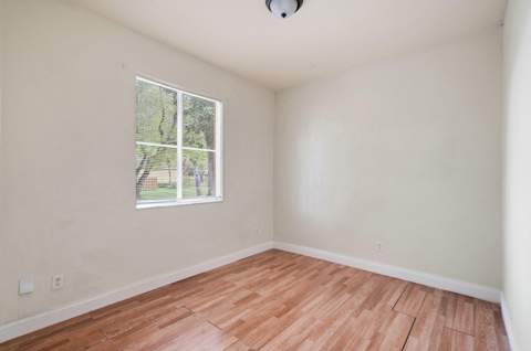 1584 SW 2nd Street, Homestead FL - photo 9 of 28