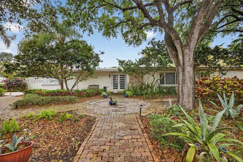 4 bedroom SingleFamilyResidence at 19745 SW 244th St, Dixie Park Heights, Homestead — photo 1