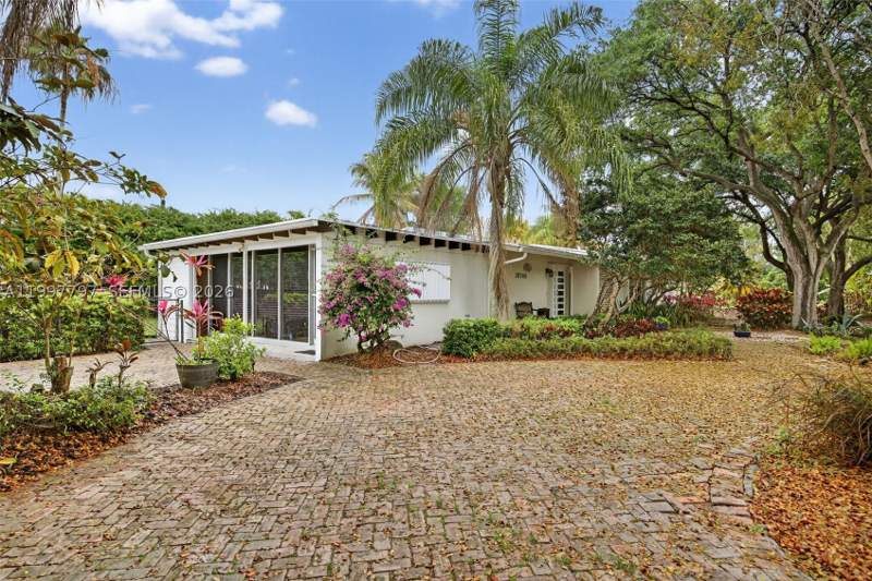 4 bedroom SingleFamilyResidence at 19745 SW 244th St, Dixie Park Heights, Homestead — photo 2