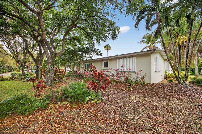 4 bedroom SingleFamilyResidence at 19745 SW 244th St, Dixie Park Heights, Homestead — photo 4