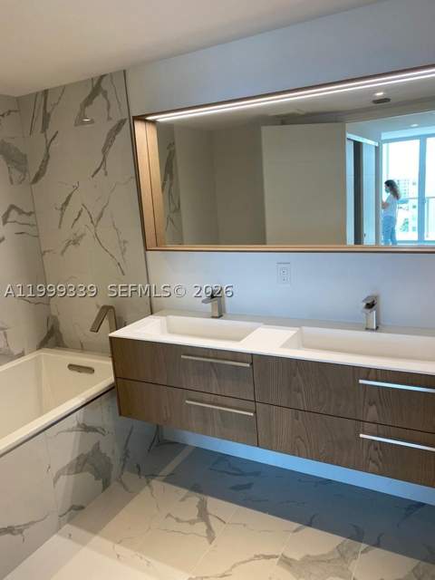 9521 E Bay Harbor Dr 605, Bay Harbor Islands FL - photo 10 of 29