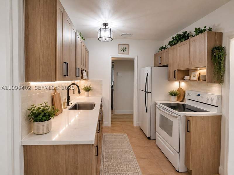 3 bedroom SingleFamilyResidence at 1771 NE 180th St, Fulford By The Sea Sec L, North Miami Beach — photo 5