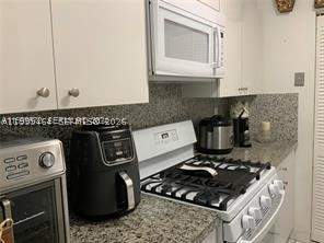 1300 W 53rd St 19, Hialeah FL - photo 6 of 7