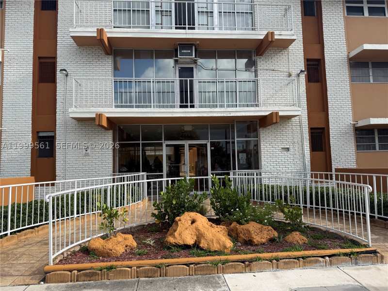 1 bedroom Condominium at 3881 W Flagler St 319, 3881 West Flagler Condo, Miami — photo 1