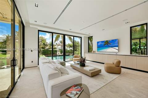 770 Lake Rd, Miami FL - photo 15 of 39