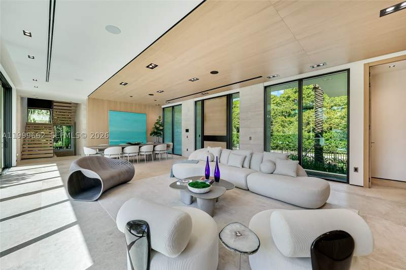 6 bedroom SingleFamilyResidence at 770 Lake Rd, BAY POINT, Miami — photo 3