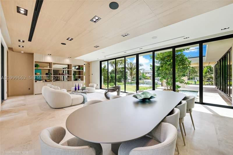 6 bedroom SingleFamilyResidence at 770 Lake Rd, BAY POINT, Miami — photo 5